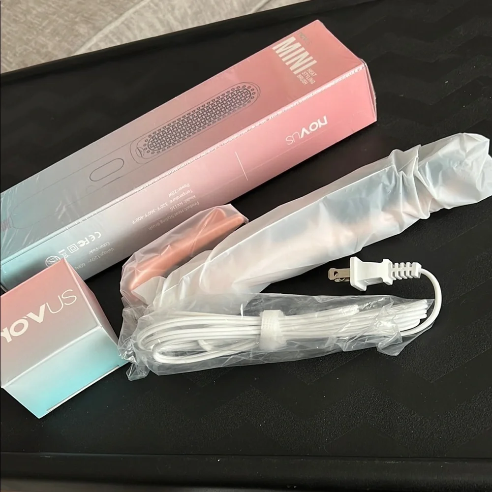 Pink Mini Hair Straightener Brush Comb 3 Temp Settings & Dual Voltage #HA4